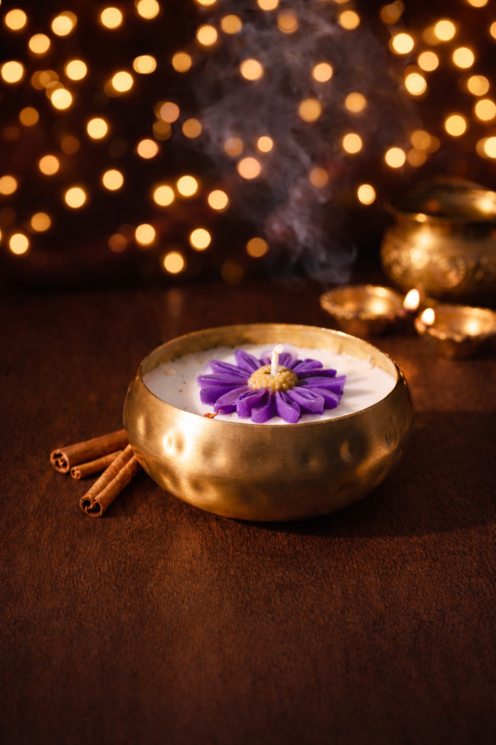 Sunflower Glow – Hammered Brass Candle